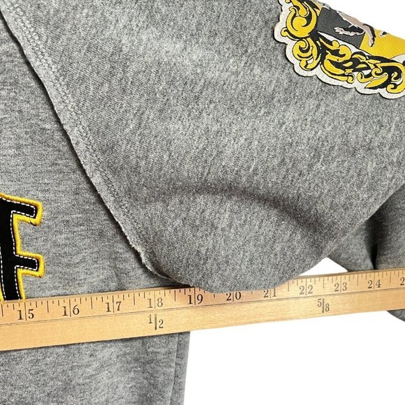 Harry Potter Sweatshirt Small HufflePuff Universal Studio Wizarding World - Picture 9 of 10
